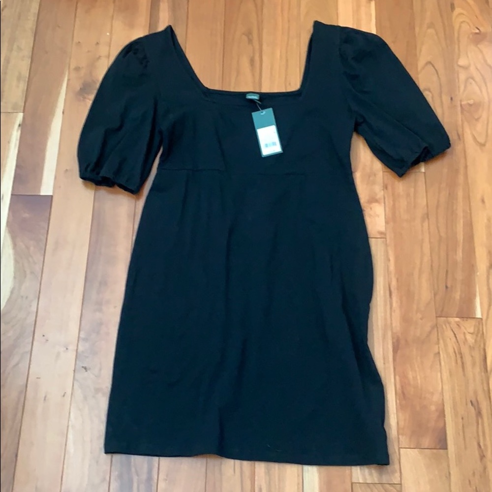 Size large square neck dress